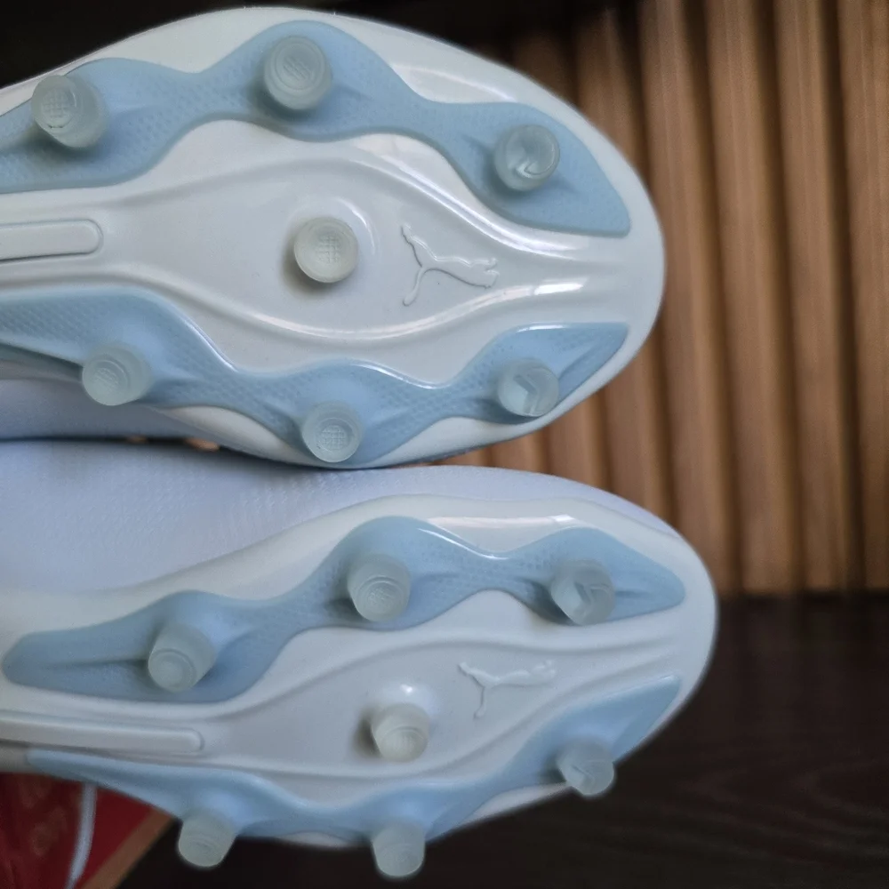 New Puma King Pro FG/AG Silver Sky Blue Soccer Cleats 107569 01 Womens Size 5.5